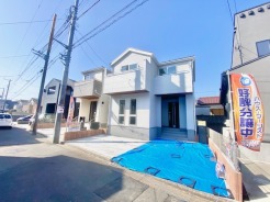 がっちりした骨組で安心♪保険により万が一の瑕疵(欠陥)補修費用を１０年間サポート！１０年保証付きの新築一戸建です♪