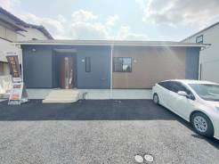 がっちりした骨組で安心♪保険により万が一の瑕疵(欠陥)補修費用を１０年間サポート！１０年保証付きの新築一戸建です♪