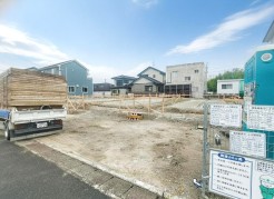 がっちりした骨組で安心♪保険により万が一の瑕疵(欠陥)補修費用を１０年間サポート！１０年保証付きの新築一戸建です♪