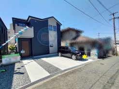 シックで重厚感のある洗練された外観☆彡
平日もご見学可能です◎
ご質問等ございましたら、お気軽にお問い合わせください(^^)/