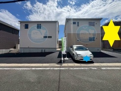 【全体写真】
左が2号棟◇
快適なぬくもりと涼しさを、未来へつなぐZEH水準の家。
最終1棟となりました～