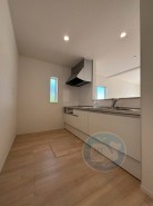 環境にも暮らしにもやさしいオール電化。
キッチンからの声が響く、心をつなぐ住まい。
日常に宿るぬくもりが、上品な時間を育みます。