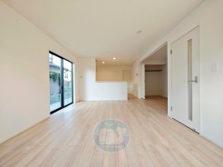 ～リビングに広がる家族のストーリー～
「笑顔と安らぎに包まれたほっこりとした場所」
ここで紡がれるかけがえのない時間が、宝物に。