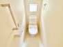 １階と２階には快適なウォシュレットトイレです。暖かい便座で寒い日も安心して使用できます。