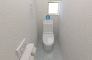 １階と２階には快適なウォシュレットトイレです。暖かい便座で寒い日も安心して使用できます。