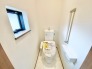 １階と２階には快適なウォシュレットトイレです。暖かい便座で寒い日も安心して使用できます。