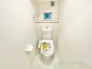 １階と２階には快適なウォシュレットトイレです。暖かい便座で寒い日も安心して使用できます。