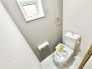 １階と２階にトイレがあるので朝の忙しい時間も被らないですね♪ウォシュレットなので寒い日も安心して使用できますね☆