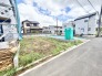 周辺は住宅地で高い建物はありません。