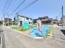 ２区画
開放感抜群の角地です。南東、南西が道路ですので、日当たりは抜群です。