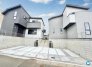 高台の美しい外観に目を奪われます。南向きの日当たり良好な住まいは、明るい光が入ります。