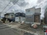 【全体写真】（2025年3月上旬に撮影）
左から2号棟◇右が1号棟
2025年3月中旬に完成予定☆