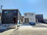 【全体写真】
左から3→2→1号棟の順に並んでいます♪
それぞれ違った魅力の全3棟☆