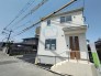 【全体写真】（2025年3月中旬に撮影）
左奥の建物が2号棟◇右の建物が1号棟☆
2025年4月下旬に完成予定♪