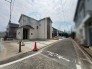 【全体写真】（2025年5月中旬に撮影）
手前から奥に向かってD→C→B→A号棟の順に並んでいます。
2025年5月下旬に外構まで完成予定☆
ご質問等ございましたら、お気軽にお問い合わせください◇