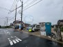 【全体写真】（2025年6月下旬に撮影）
左が2号棟◇右が1号棟
住宅性能表示制度5分野で最高等級取得◎
2025年8月下旬に完成予定☆