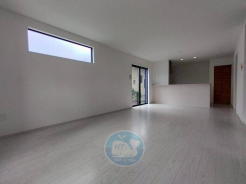 【1号棟】
~リビングに紡がれる家族のストーリー~
「笑顔と安らぎに包まれたほっこりとした場所」
約19.6帖の開放感!ここが、わが家の特等席☆