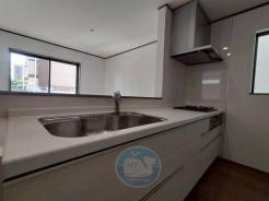 気分が華やぐキッチンスペース☆
キッチンからの声が届く、つながる間取り。
誰かの声が、今日をほんのりあたたかくする。